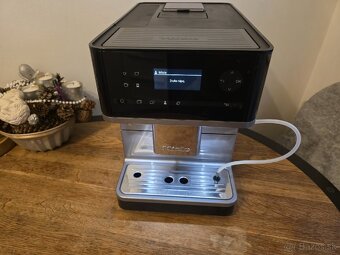 Plne automatický kávovar Miele CM6100 - 8