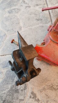 Kovacsky zverak a nakova. - 8