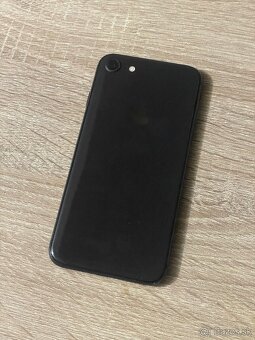 iPhone 8 / 128GB Black Pekný stav - 8