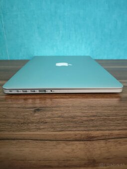 MacBook Pro 2015 13" | i5 • 8GB • 256GB SSD - 8