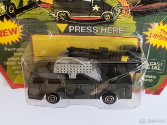 modely Majorette SONIC FLASHERS - Porsche 928 Military truck - 8