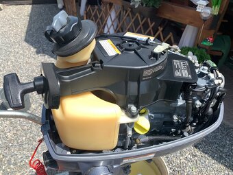 Závesný lodný motor motor na Cln - 8