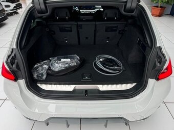 BMW 320 e xDrive Touring M Sport - 8