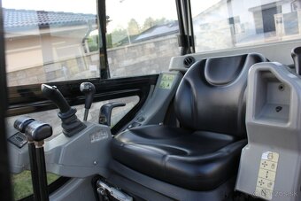 minibager CAT 301.8c 1,8t - 8