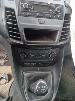 Ford Tourneo Custom - 8