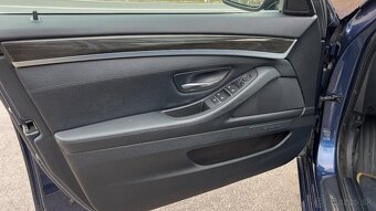 BMW F11 530XD - TIEFSEEBLAU METALLIC (A76) Bradatá Garáž - 8