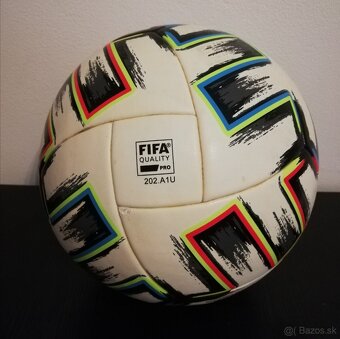 Predam futbalove lopty Adidas OMB / Pro - 8