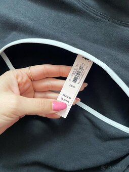 Victoria’s Secret top s výstrihom - 8