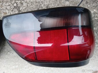 Predám zadné svetlá RENAULT CLIO 1 - 8