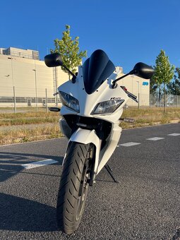 Predám Yamaha yzf r125 - 8
