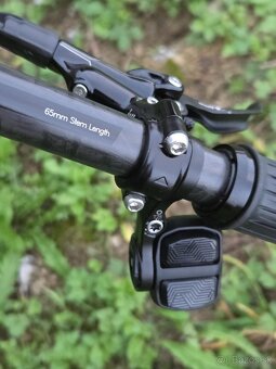 Horsky bicykel carbon celoodpruzeny ram M pneu 29 - 8