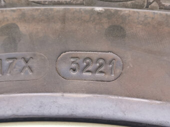 215/65 R17 - zimné pneu Michelin (4 ks) 6 mm - 8