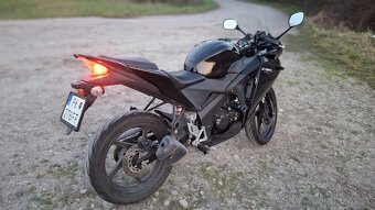 Honda CBR125R 2012 - 8
