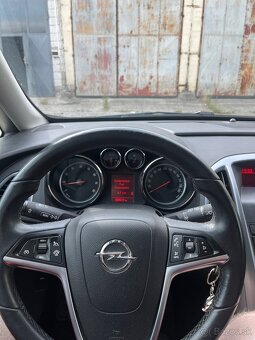 Opel Astra 2013 - 8