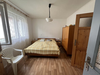 Pokoj vidieka, komfort domova – rodinný dom v Ľubiši na pred - 8