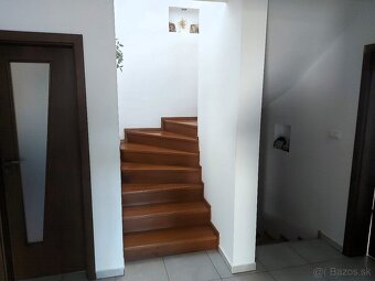 Predaj rodinného domu s garážou, záhradou a terasou – pozemo - 8