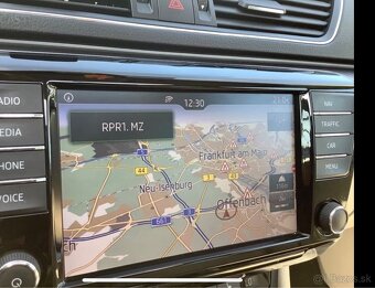 Škoda Superb 3 2.0 TDi DSG kombi - 8