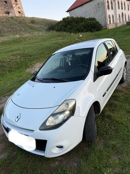 Renault clio III hatchback - 8