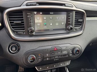 Kia Sorento 2.2 CRDi VGT 4WD 147kw Platinum A/T 7m - 8