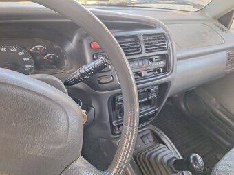 SUZUKI GRAND VITARA 1,6 BENZÍN 4X4 ŤAŽNÉ - 8