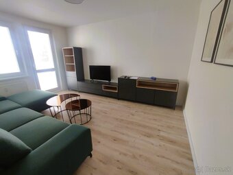 Ponúkame na prenájom 2 izb. byt s výťahom v Novom Meste n/V - 8