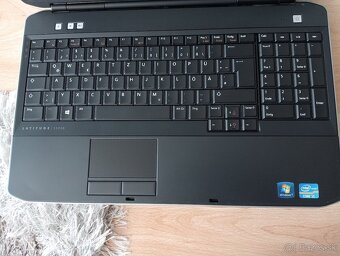 predám Dell Latitude e5530 / Intel core i5 / 8gb ram / ssd - 8