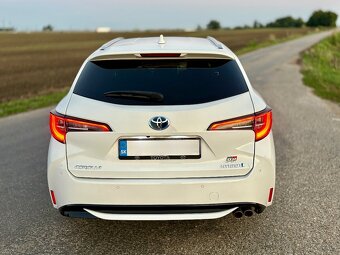Toyota Corolla Combi TS 2.0 HYBRID - 8