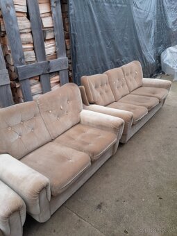 Predám gauč a kreslá tri kusy - 8