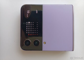 Samsung Galaxy Z Flip 4 - 8