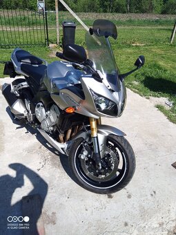 Yamaha FZ1 - 8