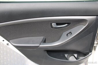 HYUNDAI i30 Family 1,6 MPi - 8