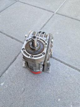 Predam motor 0.37kw/1370 otacok a prevodovky - 8