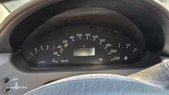 Mercedes A - 8
