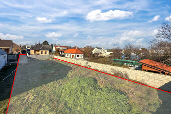 Na PREDAJ Slnečný, stavebný pozemok ,oplotený v obľúbene - 8