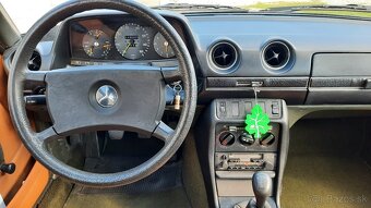 Mercedes 240d - 8