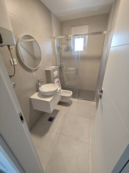 Chorvátsko-Trojizbový moderný apartmán s výhľadom na more - 8