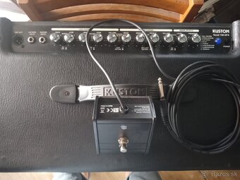 Predám gitarové kombo kustom 100 DFX - 8