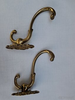 MOSADZNÉ VEŠIAKY - 8