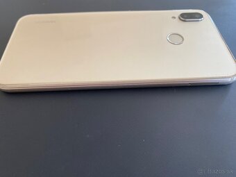 Predam mobil Huawei P20 lite 4/64gb - 8