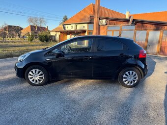 Kia Rio - 8
