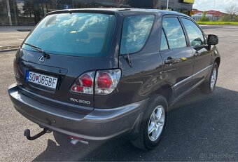 Lexus RX 300 - 8