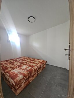 NA PRENÁJOM MALÝ DOMČEK SO ZÁHRADOU A PARKOVANÍM - 8