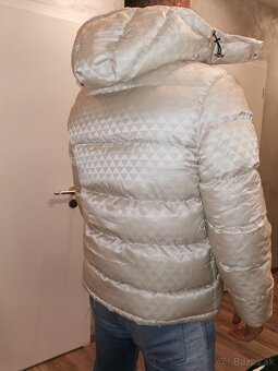 Predám zimnú bundu Prada – béžová, veľkosť L/XL - 8