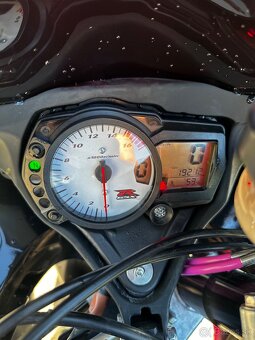 SUZUKI GSXR 750 - 8