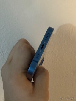 PREDANÉ Predám iPhone 13 128GB Modrý Stav 7/10 používaný - 8