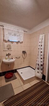 Rodinný dom v mestskom štýle na vidieku - 8