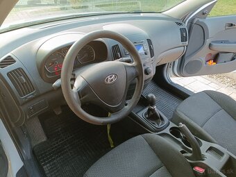 Hyundai i30 1,4 benzín 80kw, r.v. 2011 - 8