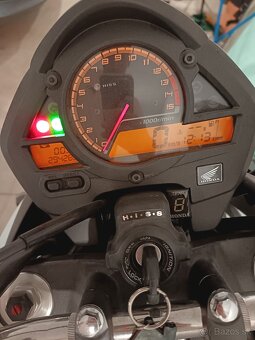 Honda Hornet 600 CBF - 8