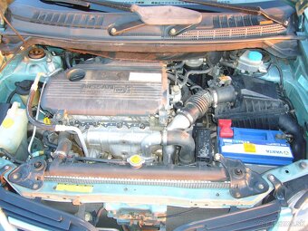Nissan Almera Tino - 8