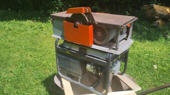 Cirkular s hoblovackou 20cm na 230v - 8